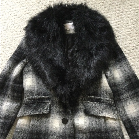 Laundry wool coat with faux fur removable collar - Picture 5 of 12